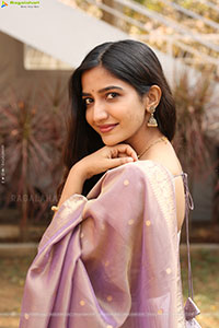 Neha Pathan at Atreyapuram Brothers Movie Opening