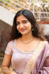 Neha Pathan at Atreyapuram Brothers Movie Opening