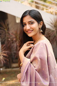 Neha Pathan at Atreyapuram Brothers Movie Opening