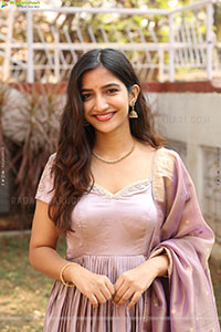 Neha Pathan at Atreyapuram Brothers Movie Opening