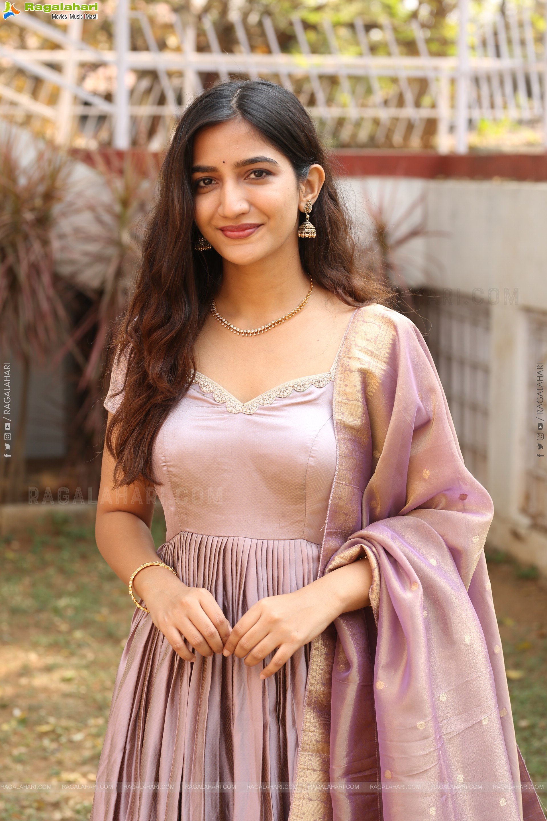 Neha Pathan at Atreyapuram Brothers Movie Opening, HD Gallery