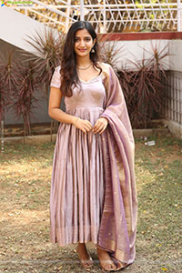 Neha Pathan at Atreyapuram Brothers Movie Opening