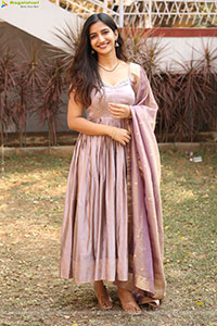 Neha Pathan at Atreyapuram Brothers Movie Opening