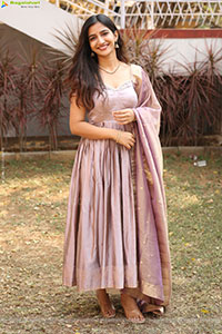 Neha Pathan at Atreyapuram Brothers Movie Opening