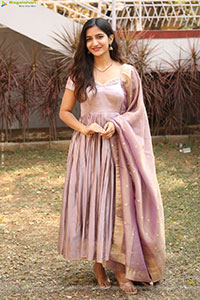 Neha Pathan at Atreyapuram Brothers Movie Opening