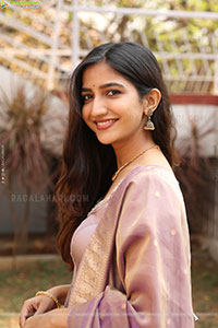 Neha Pathan at Atreyapuram Brothers Movie Opening