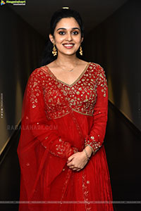 Nidhi Pradeep at Godari Gattupaina Movie Teaser Launch