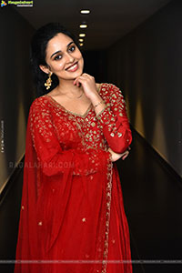 Nidhi Pradeep at Godari Gattupaina Movie Teaser Launch