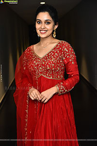 Nidhi Pradeep at Godari Gattupaina Movie Teaser Launch