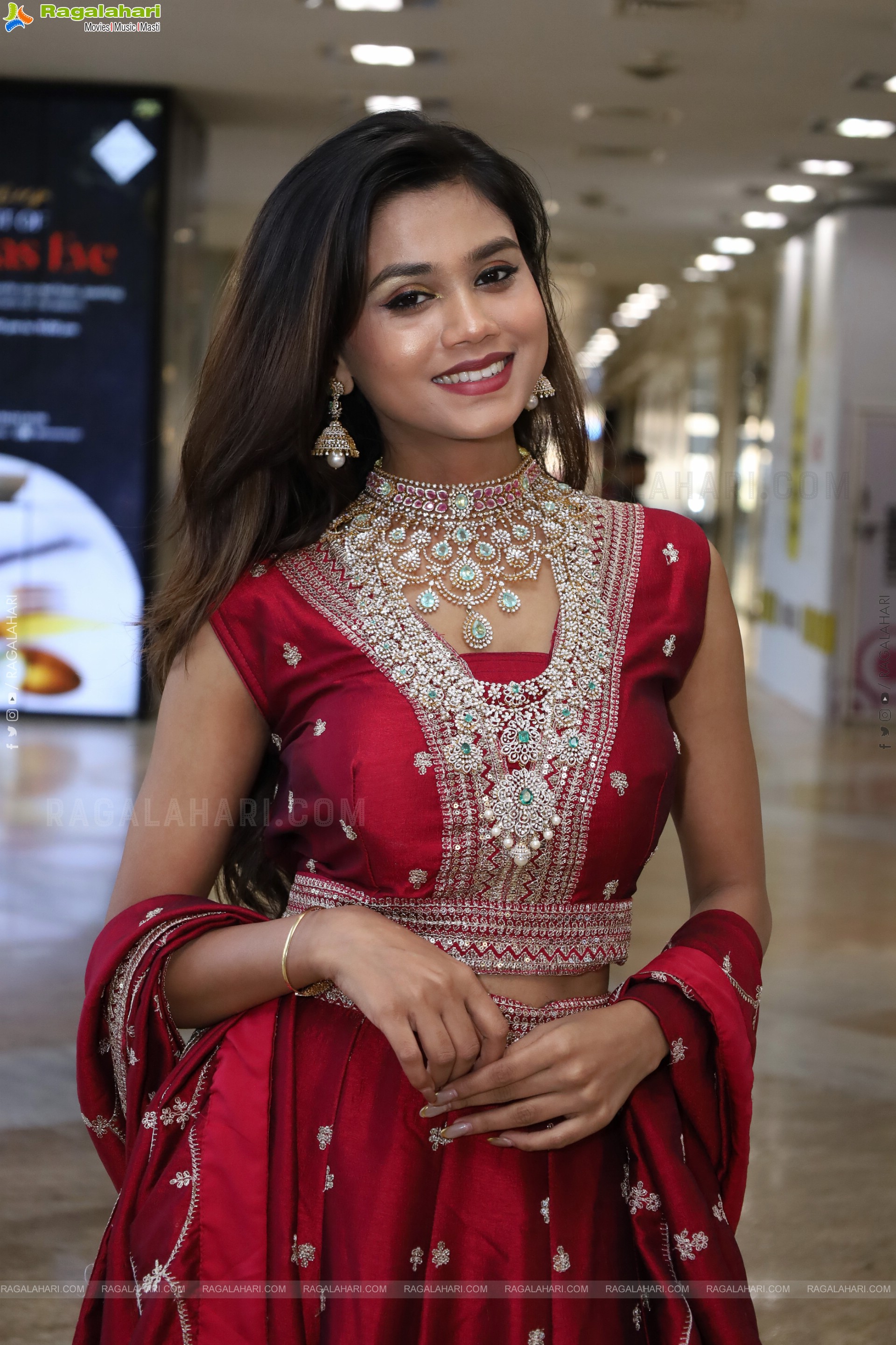 Reba Biswas Poses with Jewellery, HD Gallery