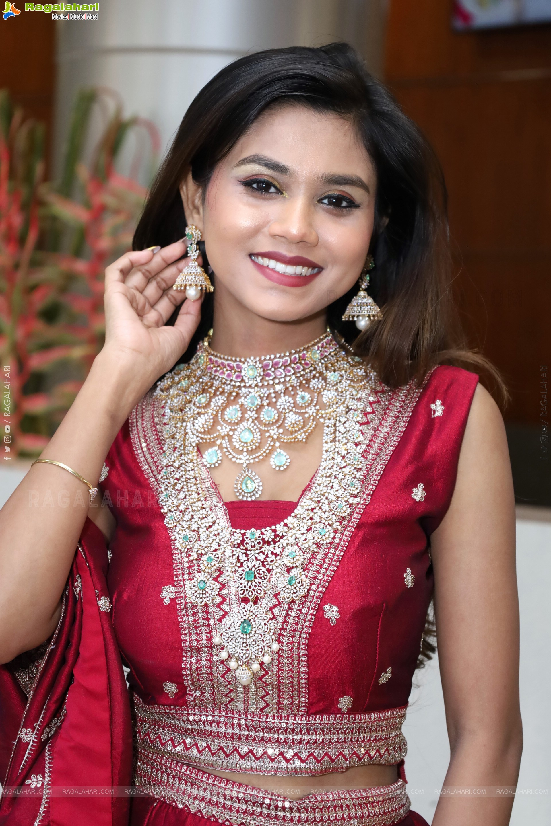 Reba Biswas Poses with Jewellery, HD Gallery