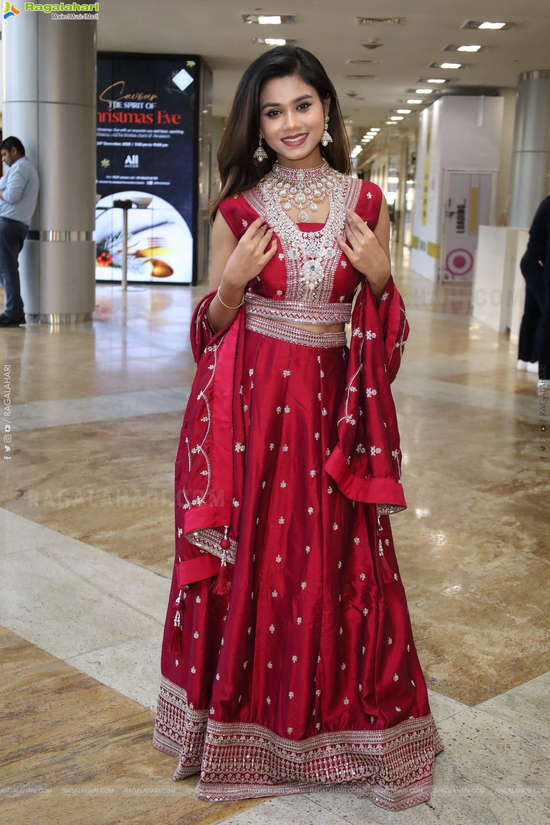 Reba Biswas Poses with Jewellery, HD Gallery