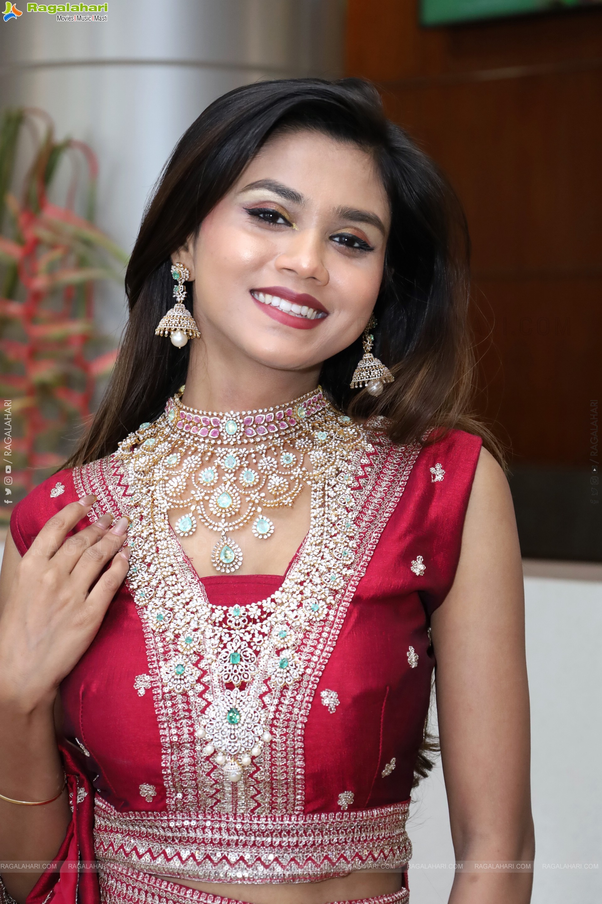 Reba Biswas Poses with Jewellery, HD Gallery
