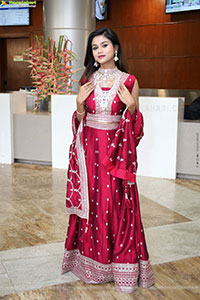 Reba Biswas Poses with Jewellery, HD Gallery