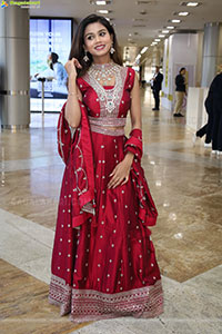 Reba Biswas Poses with Jewellery, HD Gallery