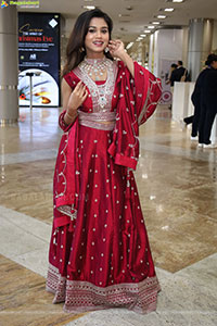 Reba Biswas Poses with Jewellery, HD Gallery