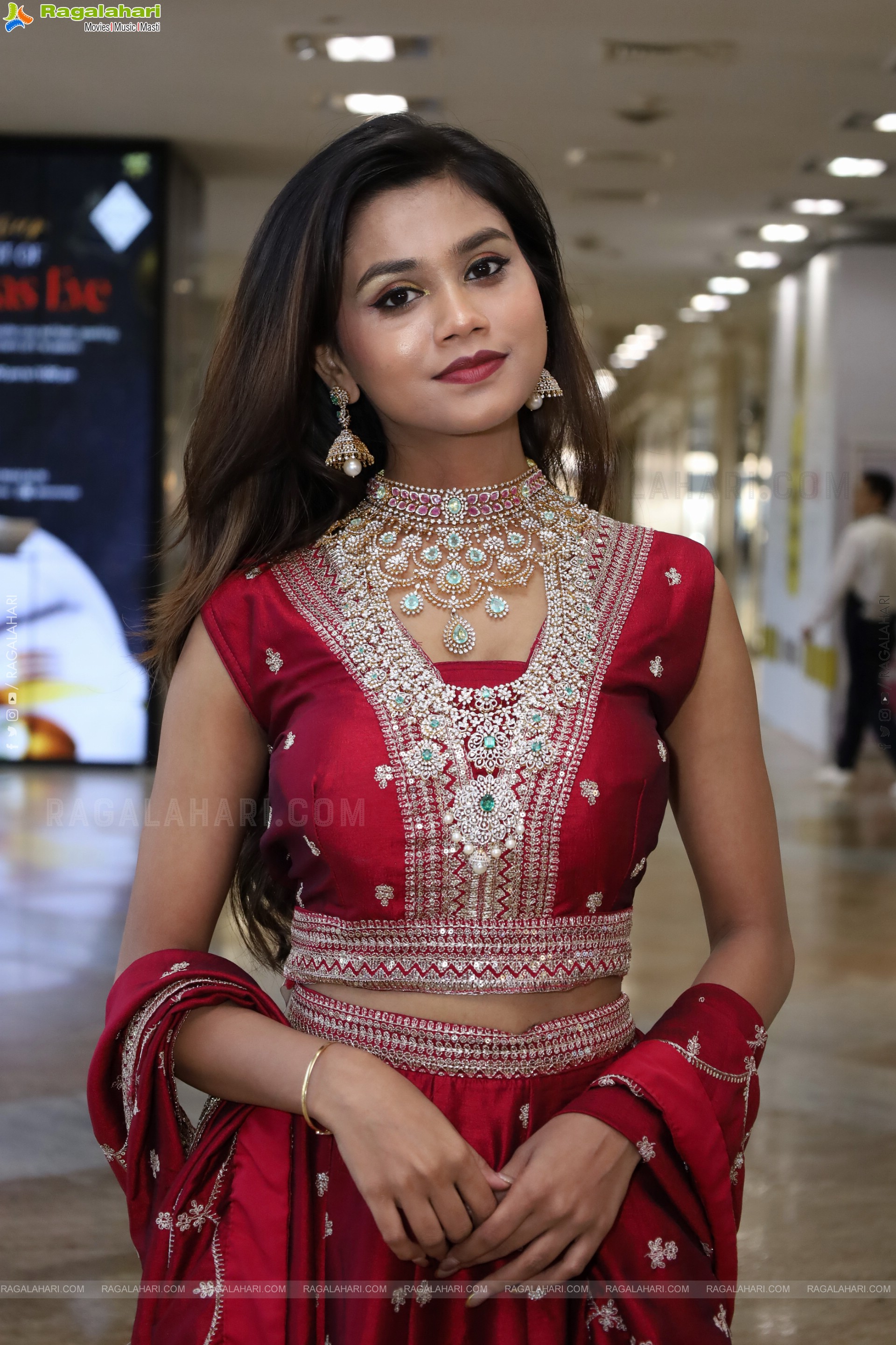 Reba Biswas Poses with Jewellery, HD Gallery