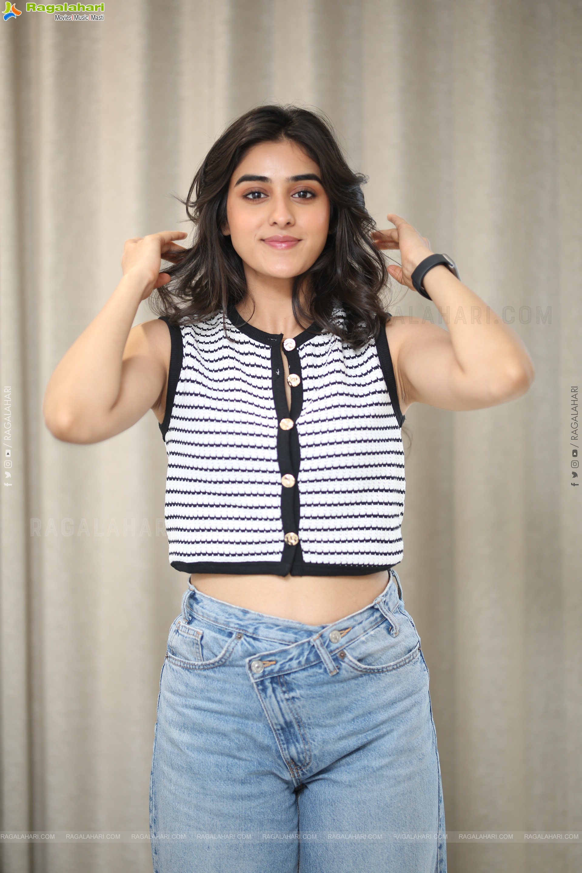 Sakshi Vaidya at Nari Nari Naduma Murari Interview, HD Gallery