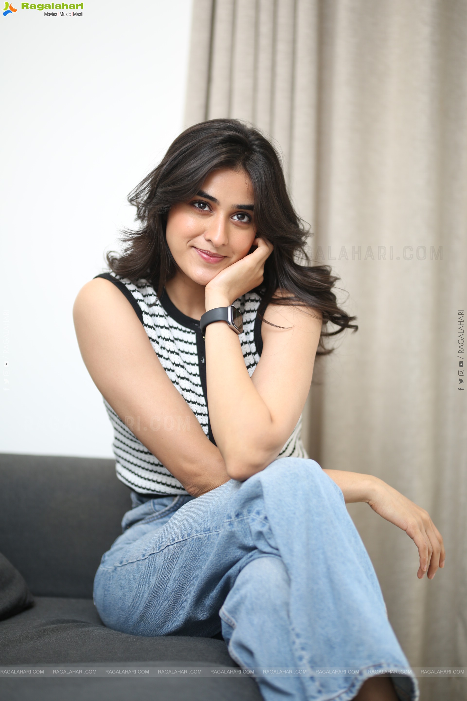 Sakshi Vaidya at Nari Nari Naduma Murari Interview, HD Gallery