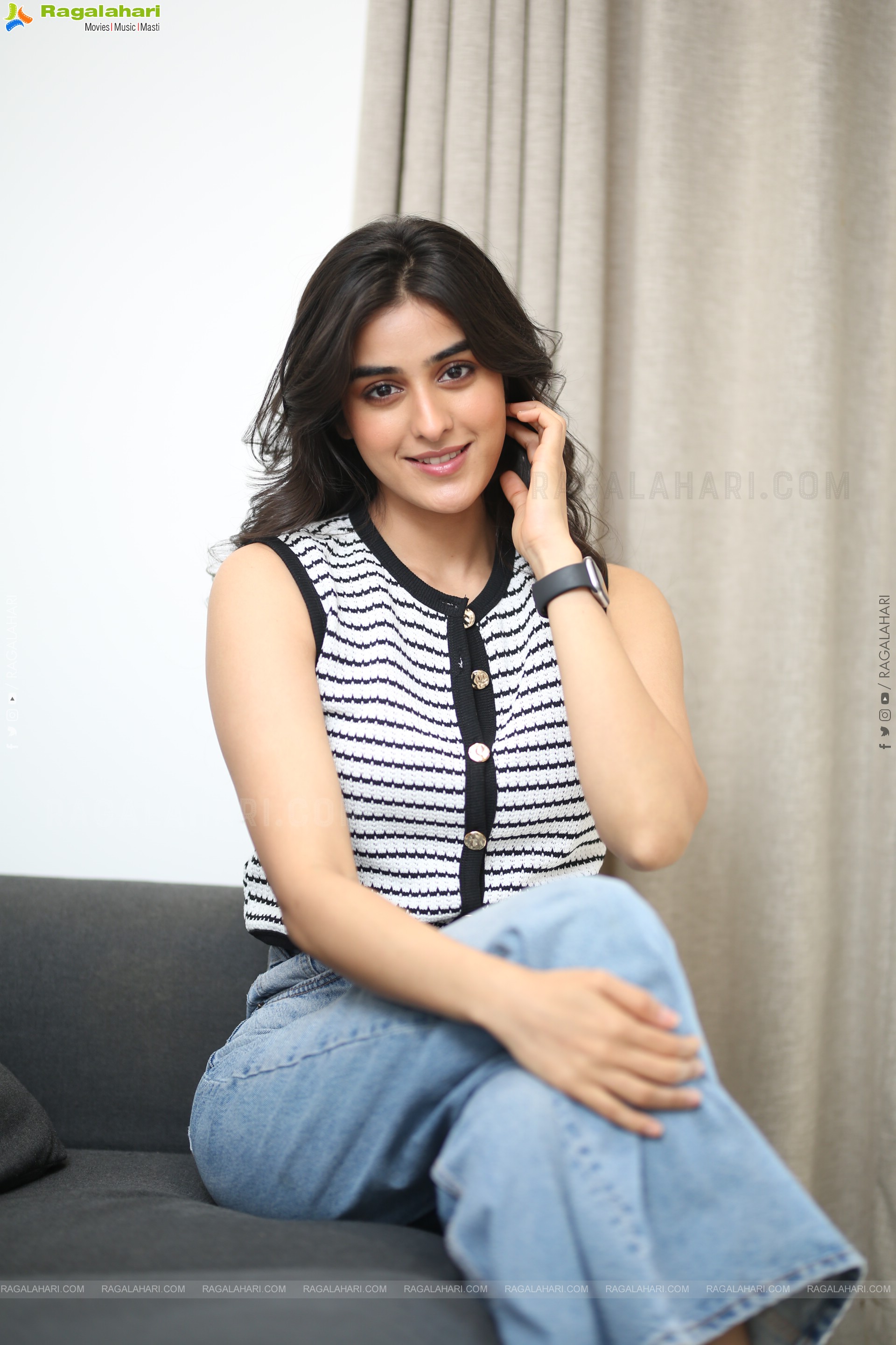 Sakshi Vaidya at Nari Nari Naduma Murari Interview, HD Gallery