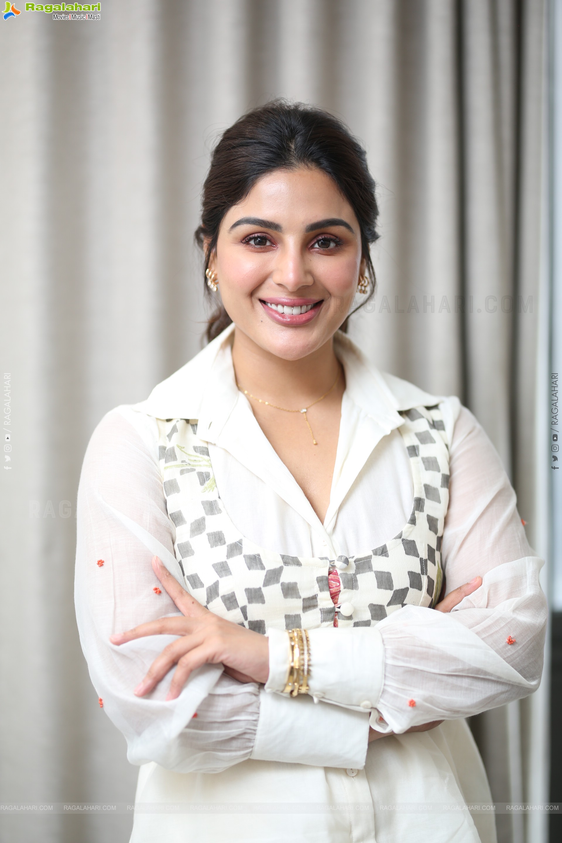 Samyuktha Menon at Nari Nari Naduma Murari Interview, HD Gallery