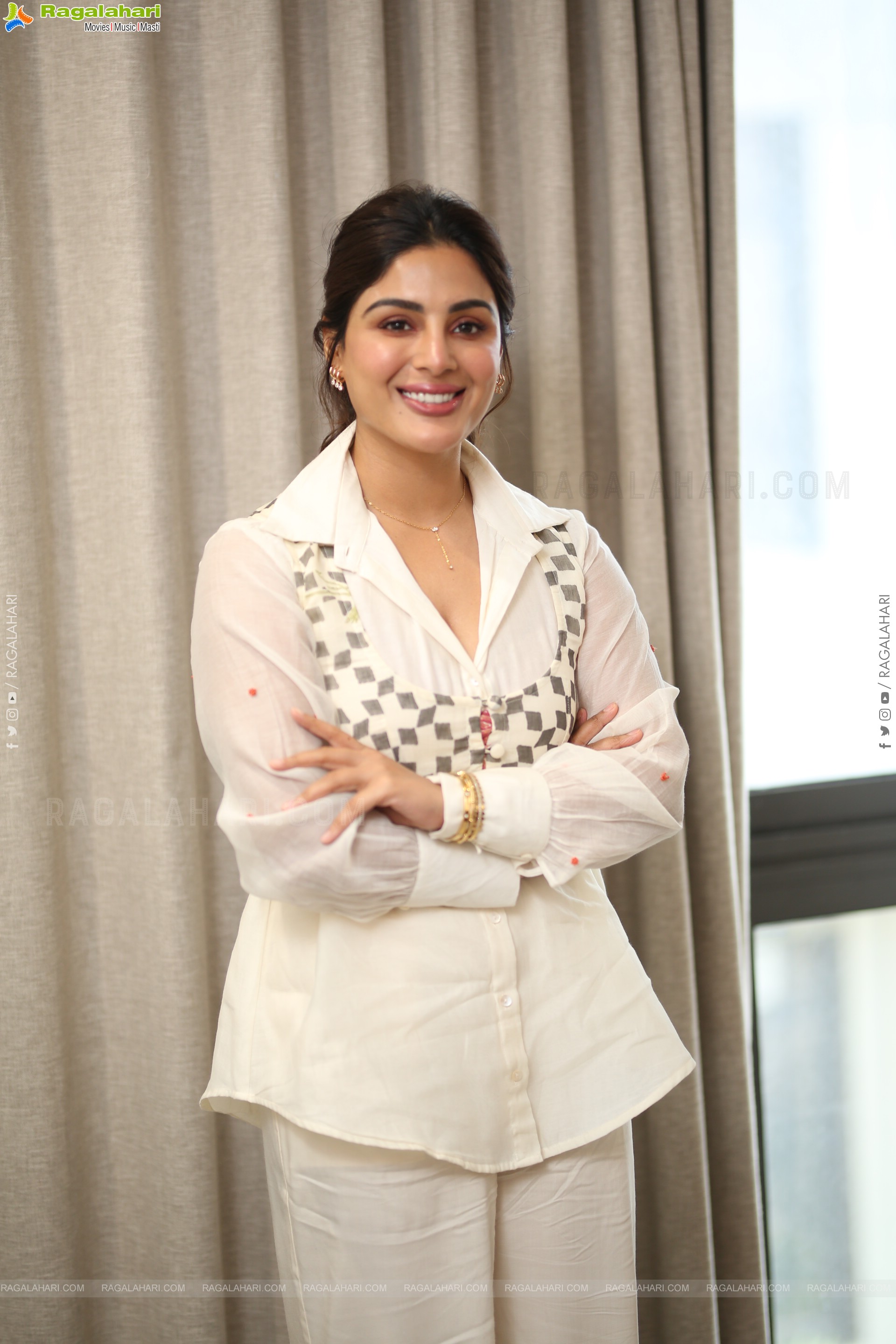 Samyuktha Menon at Nari Nari Naduma Murari Interview, HD Gallery