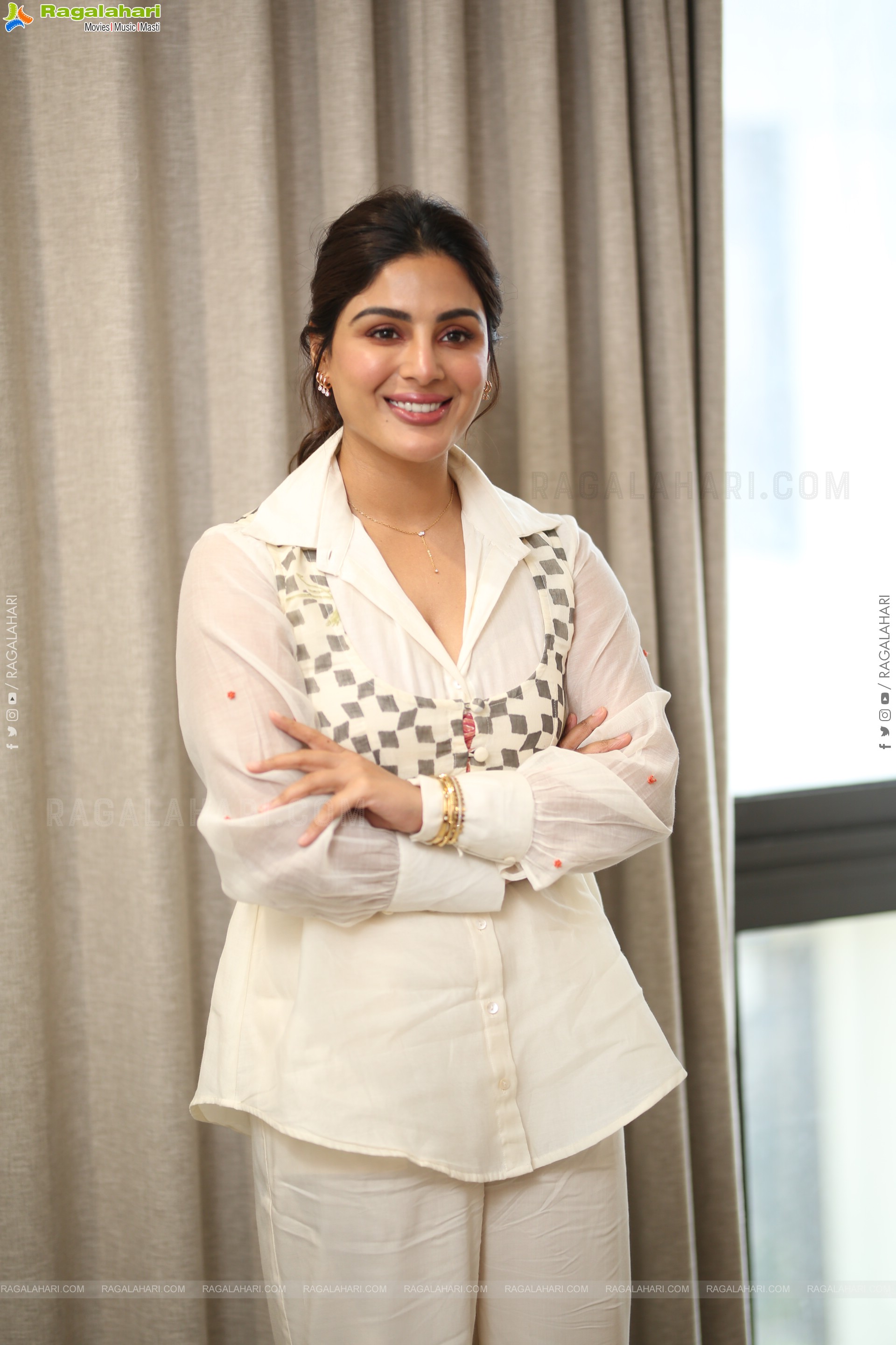 Samyuktha Menon at Nari Nari Naduma Murari Interview, HD Gallery