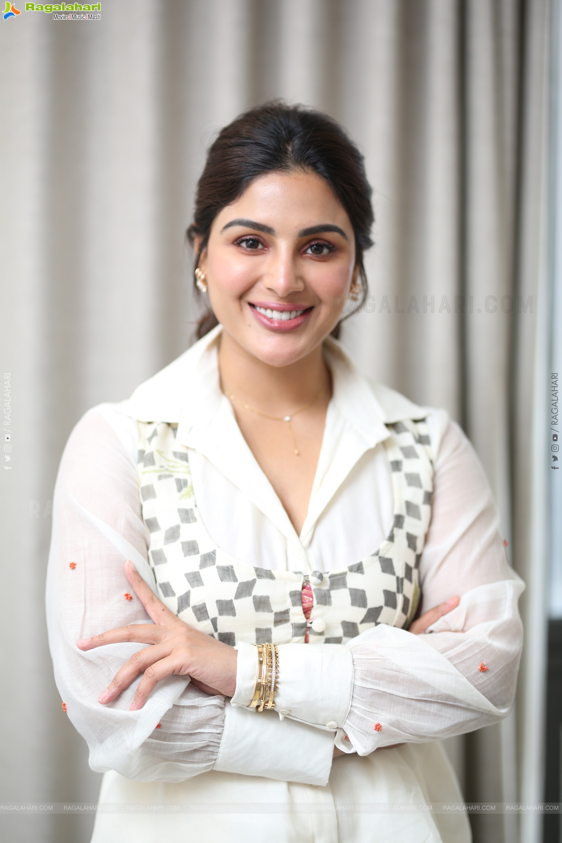 Samyuktha Menon at Nari Nari Naduma Murari Interview, HD Gallery