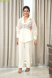 Samyuktha Menon at Nari Nari Naduma Murari Interview