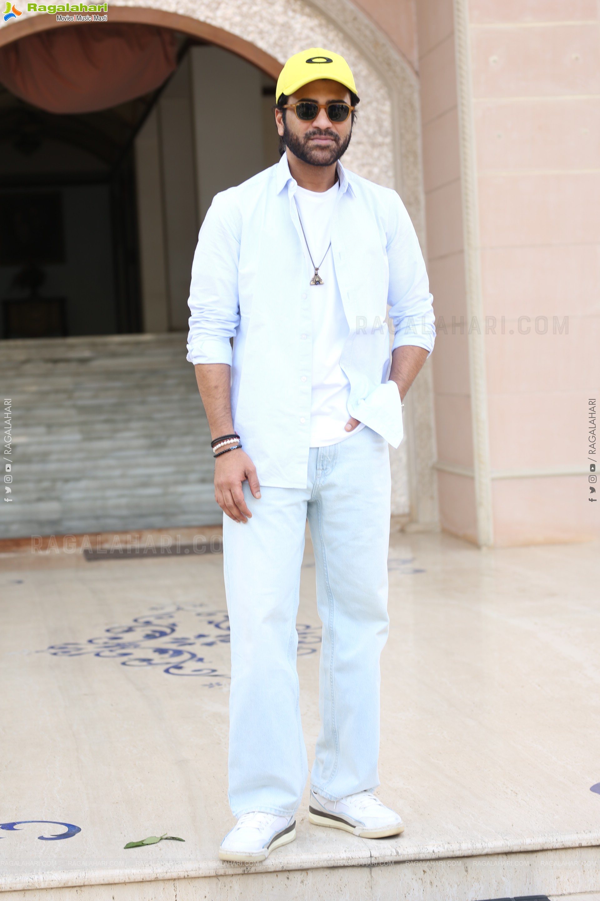 Sharwanand at Nari Nari Naduma Murari Interview, HD Gallery