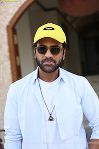 Sharwanand at Nari Nari Naduma Murari Interview, HD Gallery