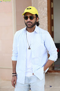 Sharwanand at Nari Nari Naduma Murari Interview, HD Gallery