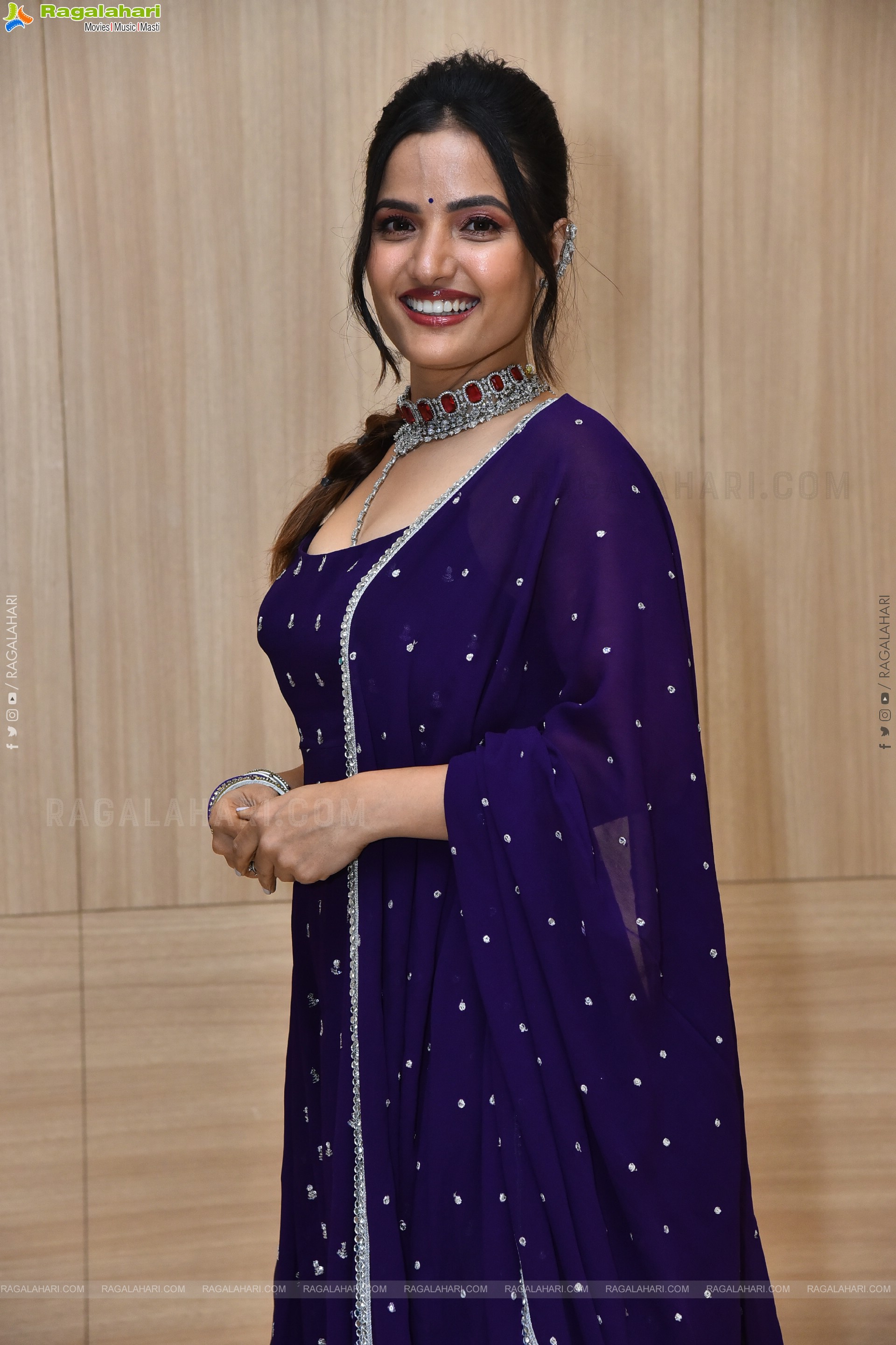 Siri Hanumanthu Latest Glam Stills, HD Gallery