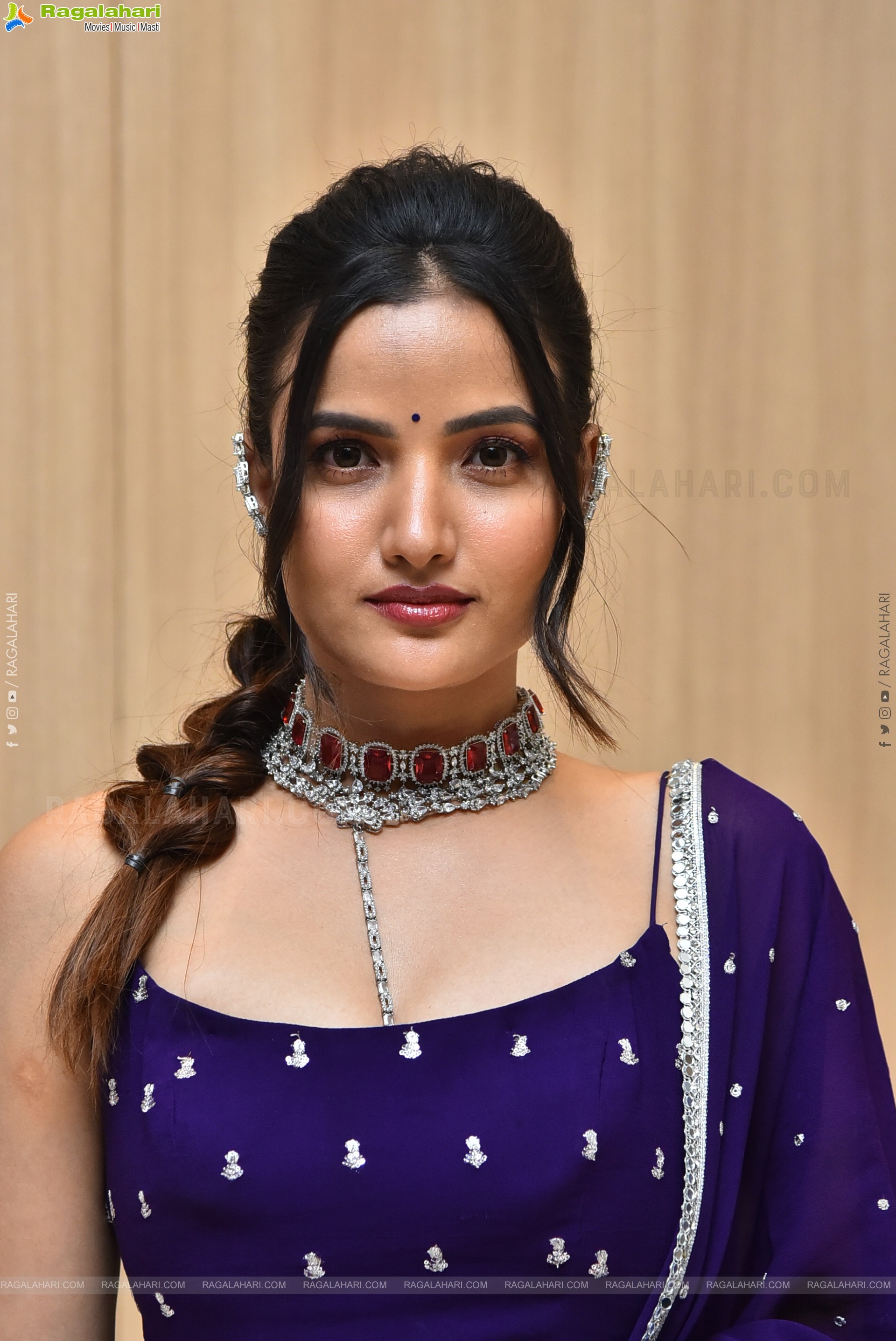 Siri Hanumanthu Latest Glam Stills, HD Gallery