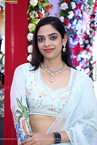 Swetha Kanduri stills in White Designer Dress, HD Gallery