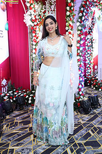 Swetha Kanduri stills in White Designer Dress, HD Gallery