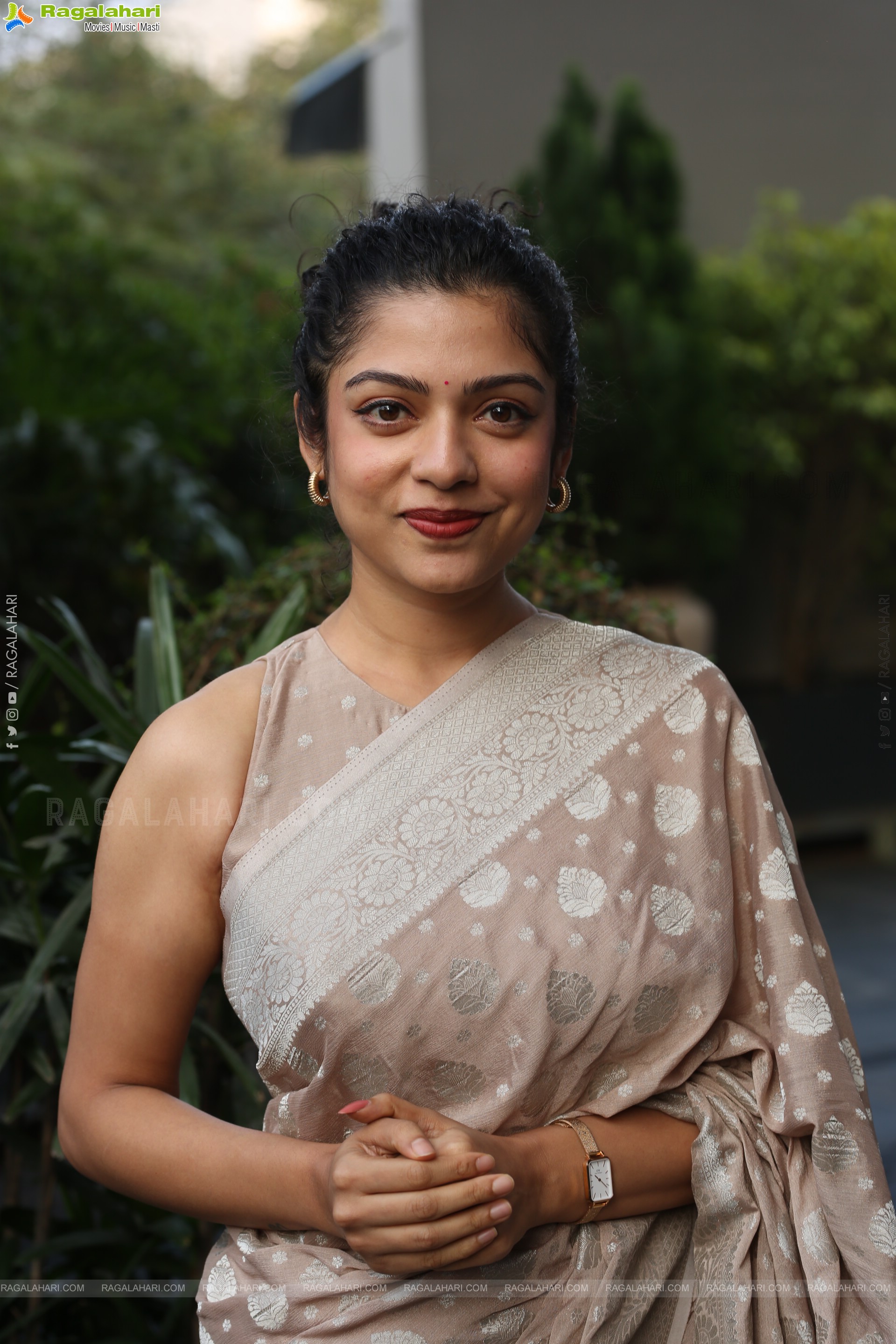 Varsha Bollamma Beautiful stills in Saree, HD Gallery