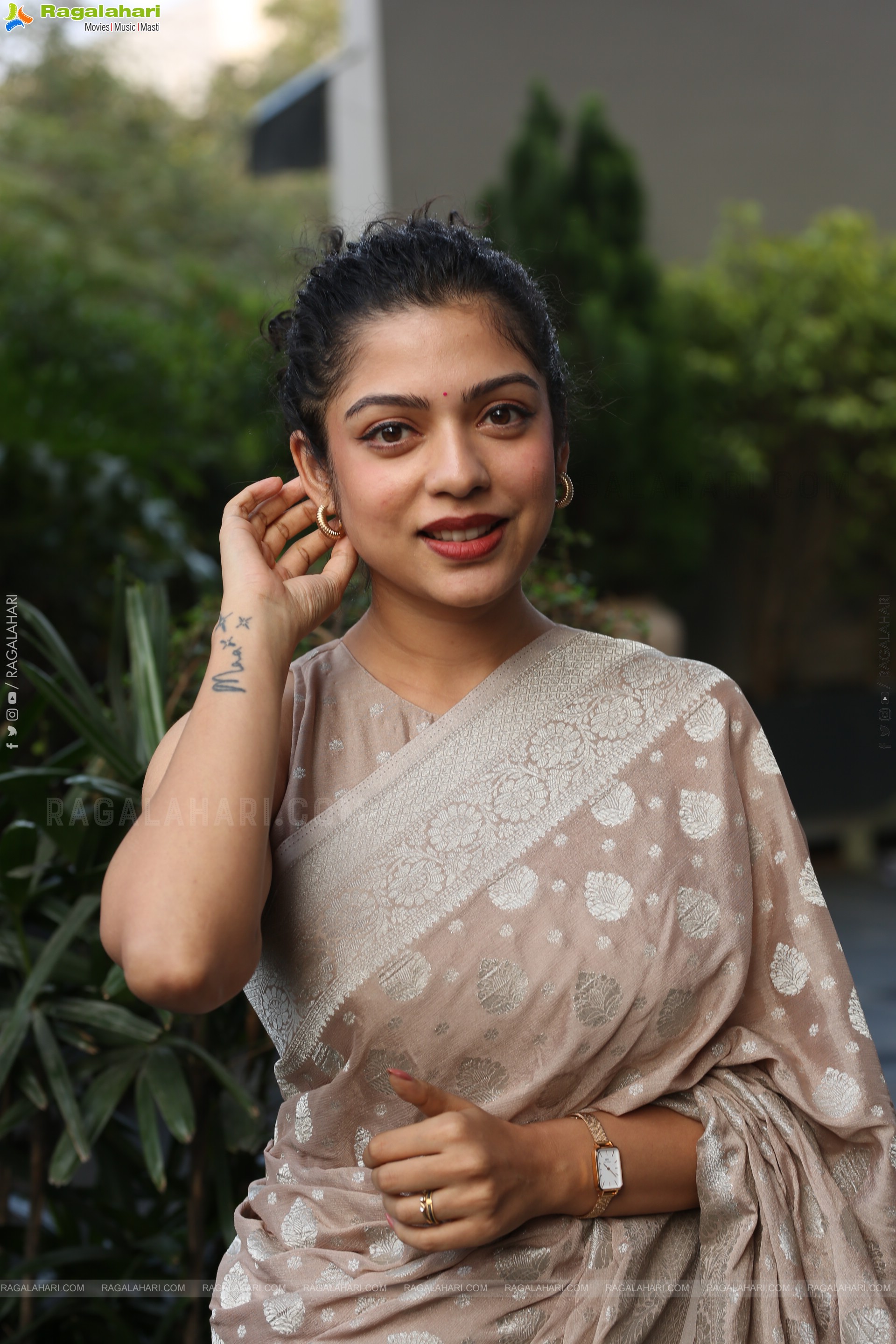 Varsha Bollamma Beautiful stills in Saree, HD Gallery