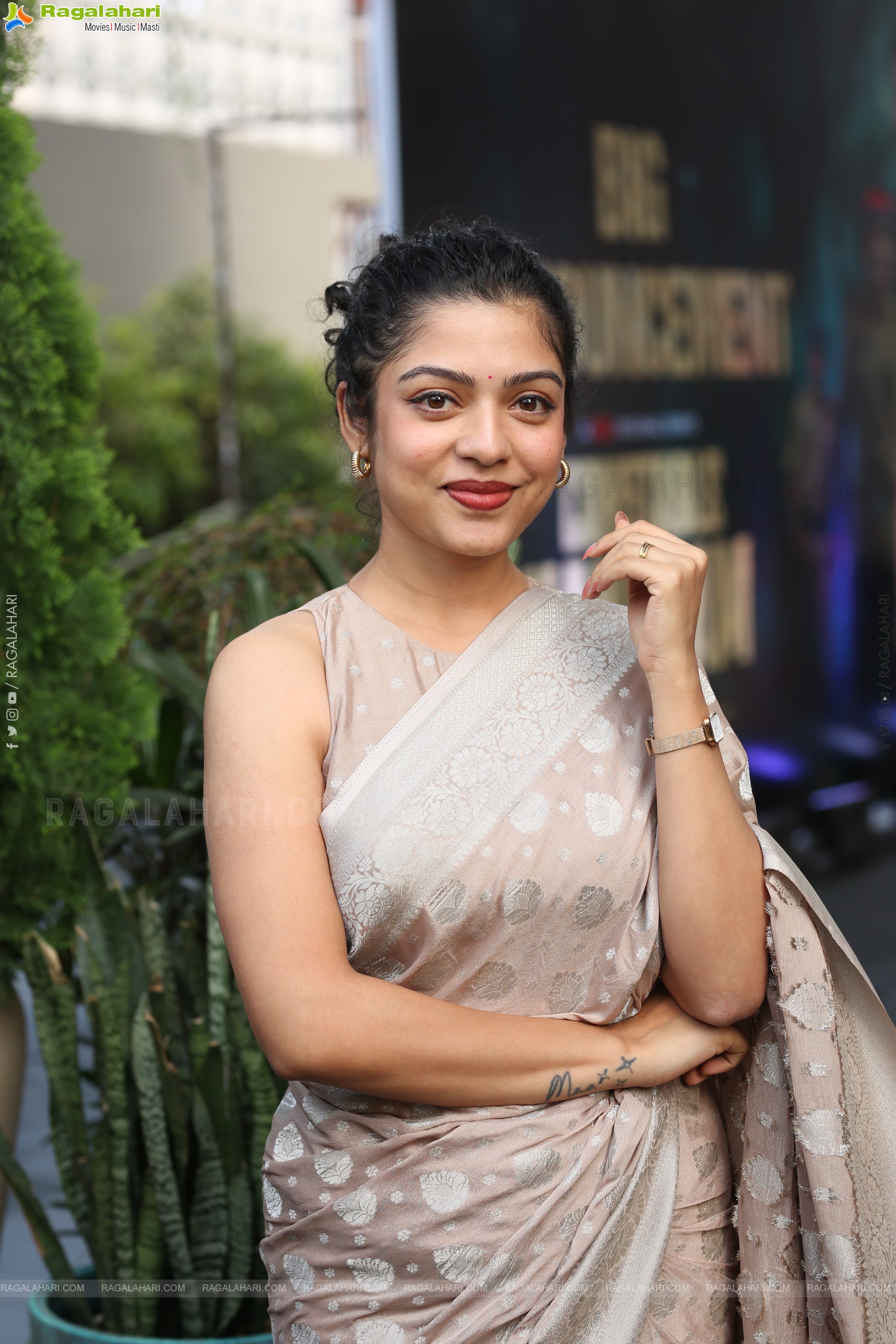 Varsha Bollamma Beautiful stills in Saree, HD Gallery