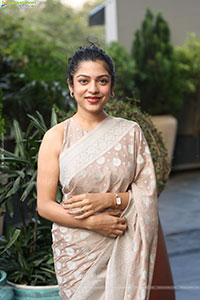 Varsha Bollamma Beautiful stills in Saree, HD Gallery