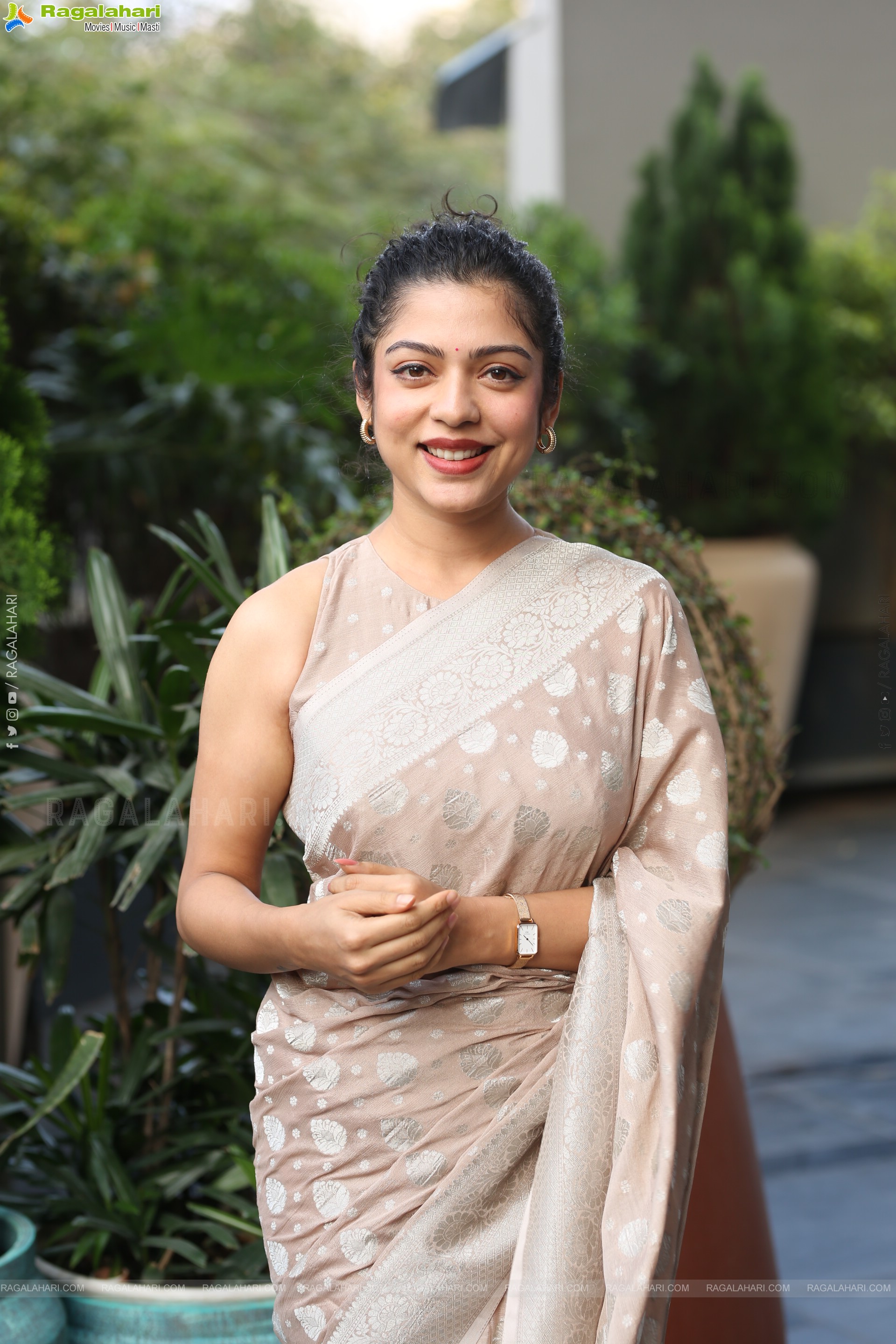 Varsha Bollamma Beautiful stills in Saree, HD Gallery