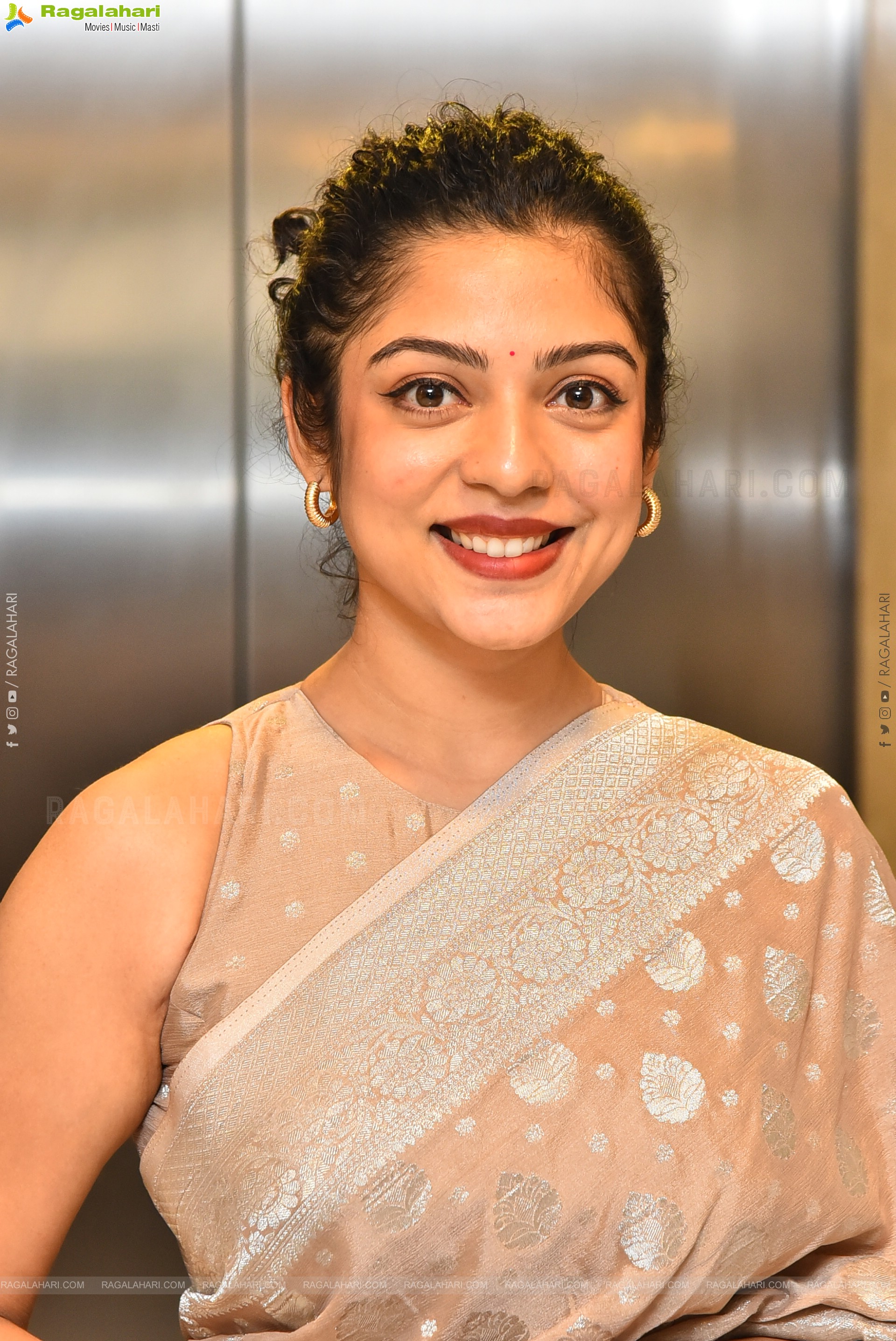 Varsha Bollamma Beautiful stills in Saree, HD Gallery