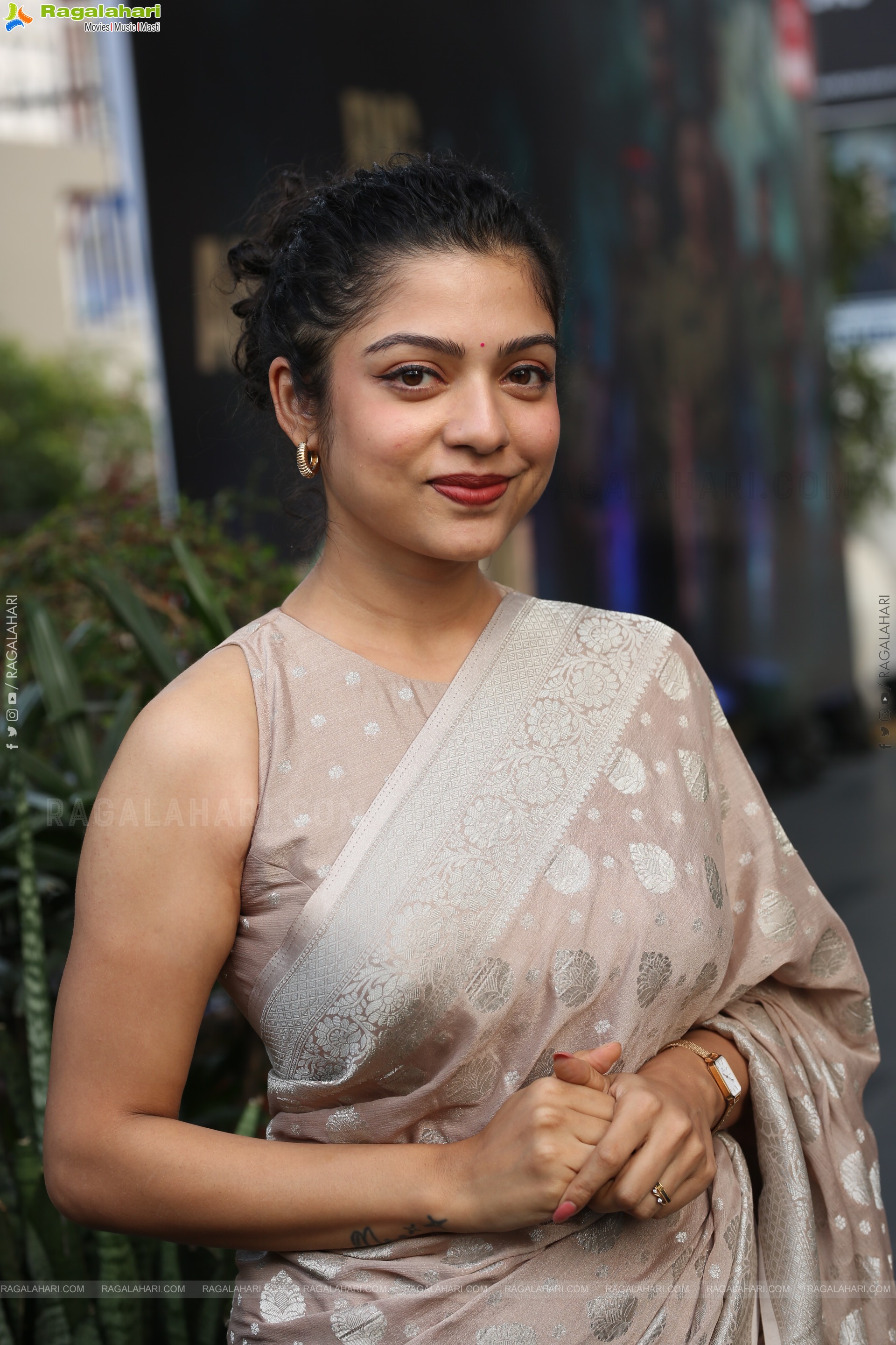 Varsha Bollamma Beautiful stills in Saree, HD Gallery