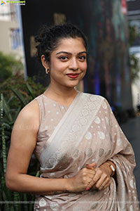 Varsha Bollamma Beautiful stills in Saree, HD Gallery