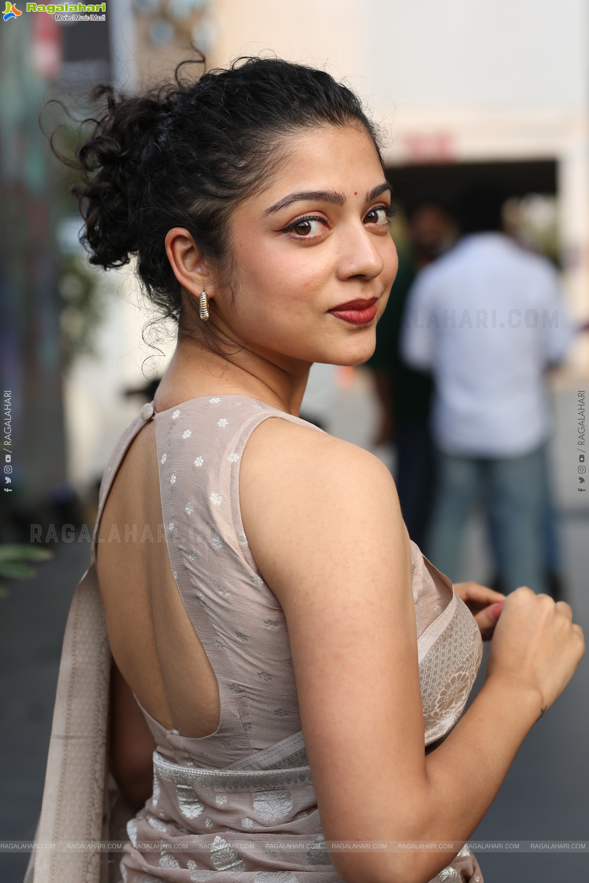 Varsha Bollamma Beautiful stills in Saree, HD Gallery