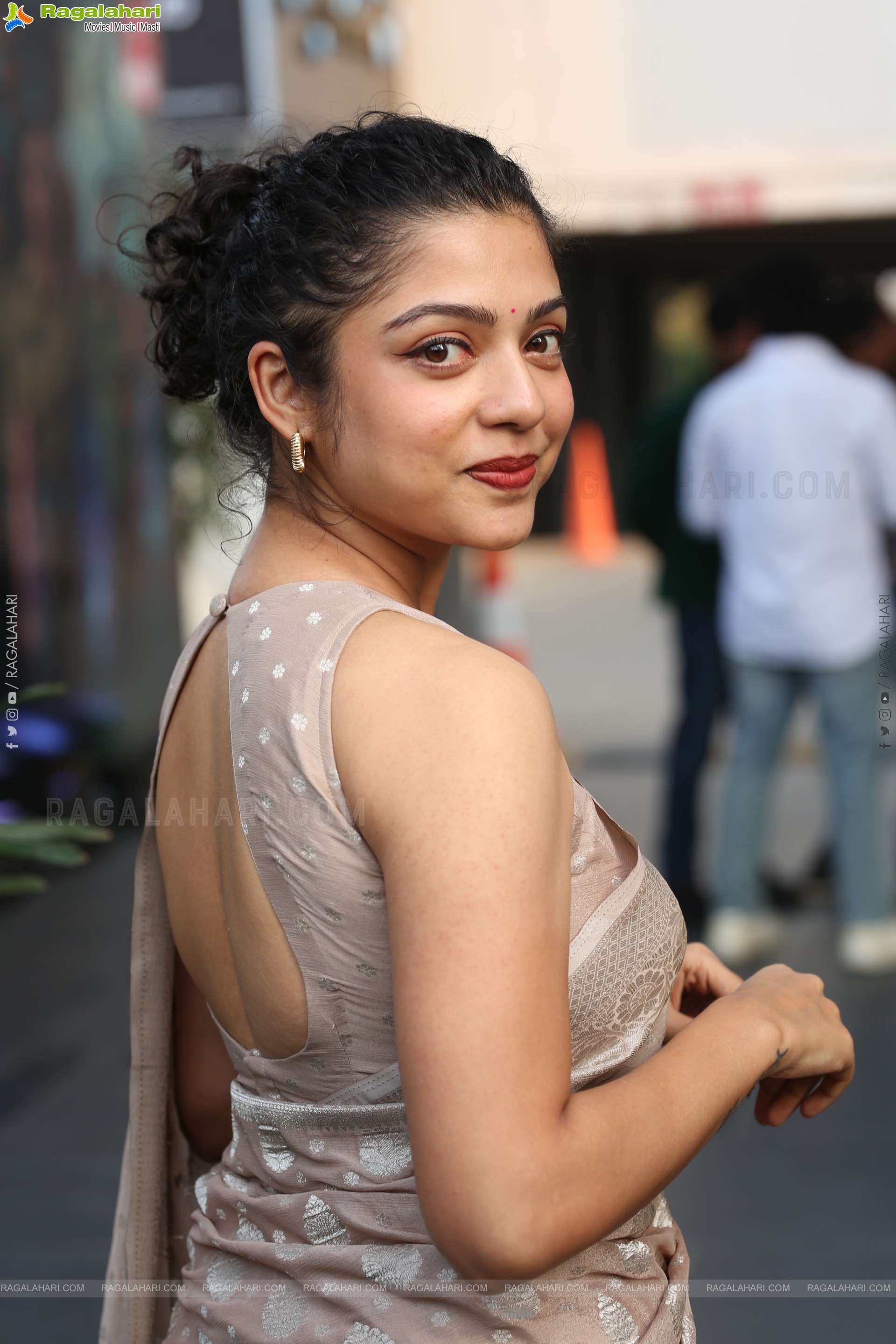 Varsha Bollamma Beautiful stills in Saree, HD Gallery