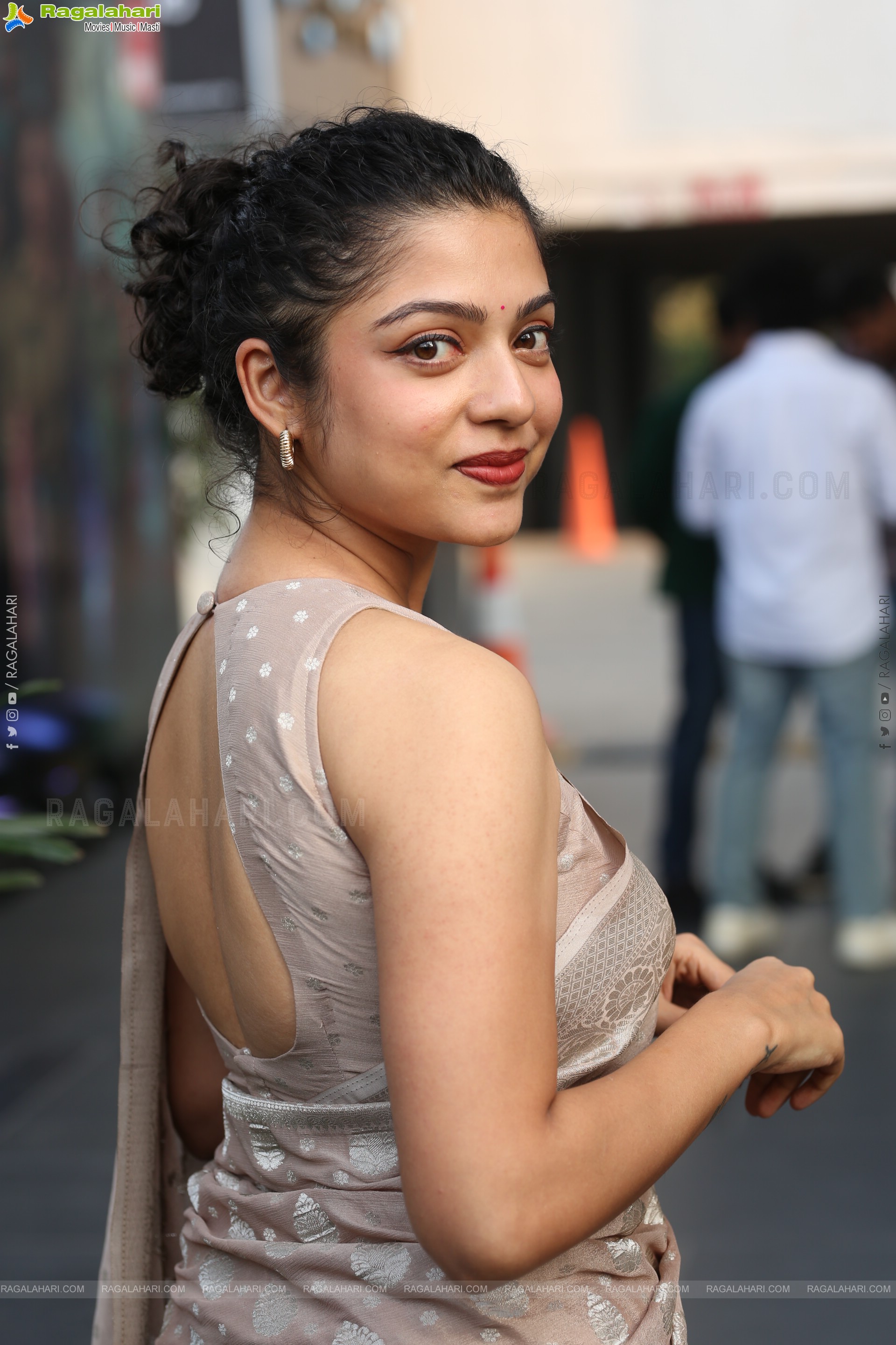 Varsha Bollamma Beautiful stills in Saree, HD Gallery