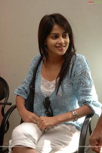 Genelia Photo Gallery