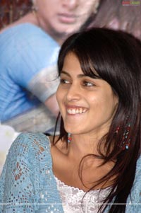 Genelia Photo Gallery