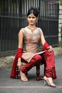 Keerthi Portfolio Pictures